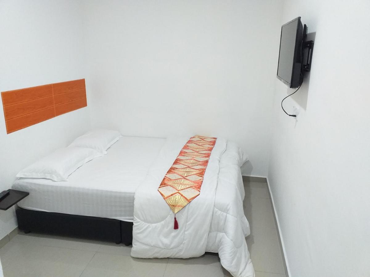 Orange Villa Hotel Near Palm Mall Σερεμπάν Εξωτερικό φωτογραφία